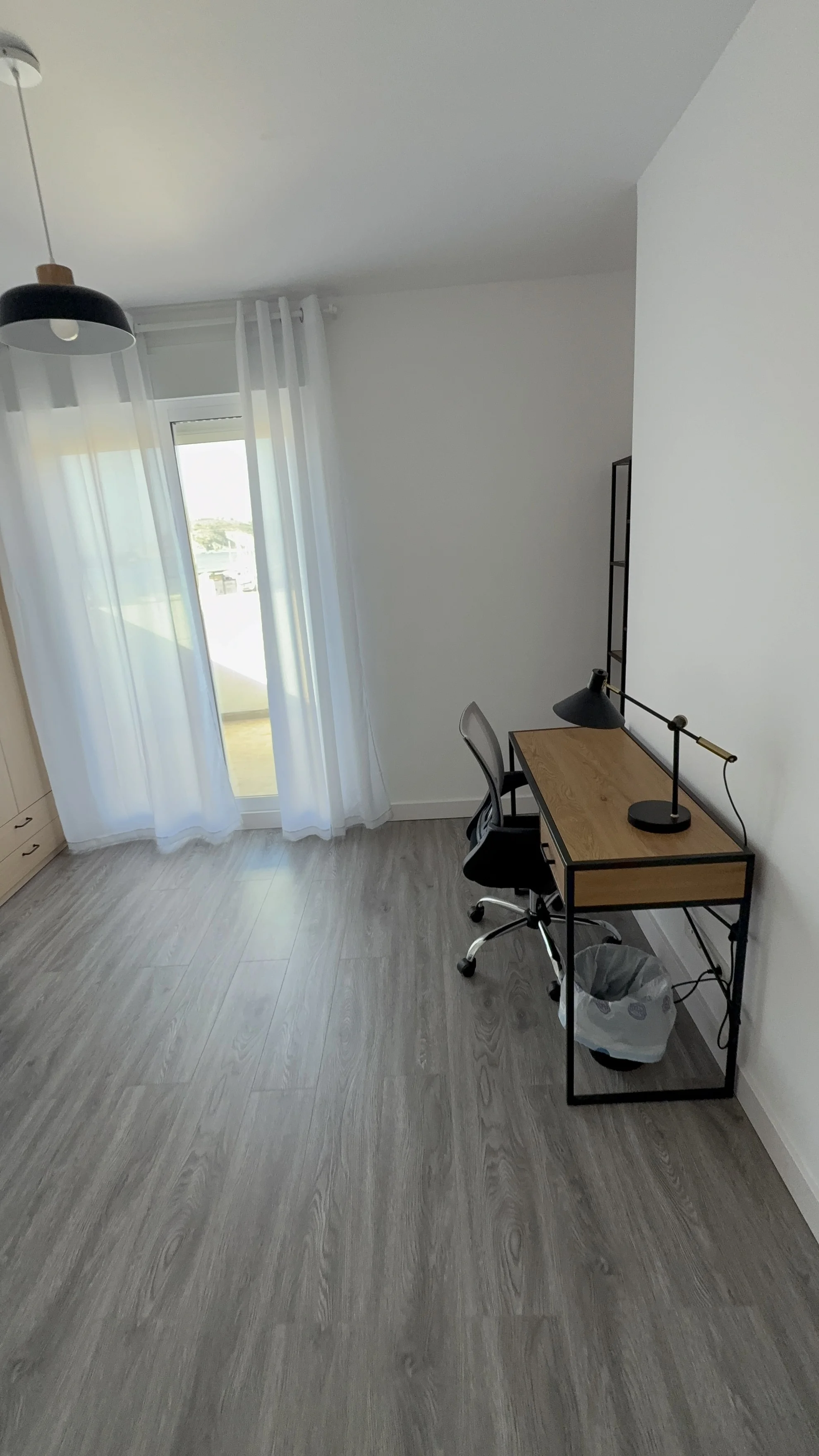 Escritorio y zona de estudio