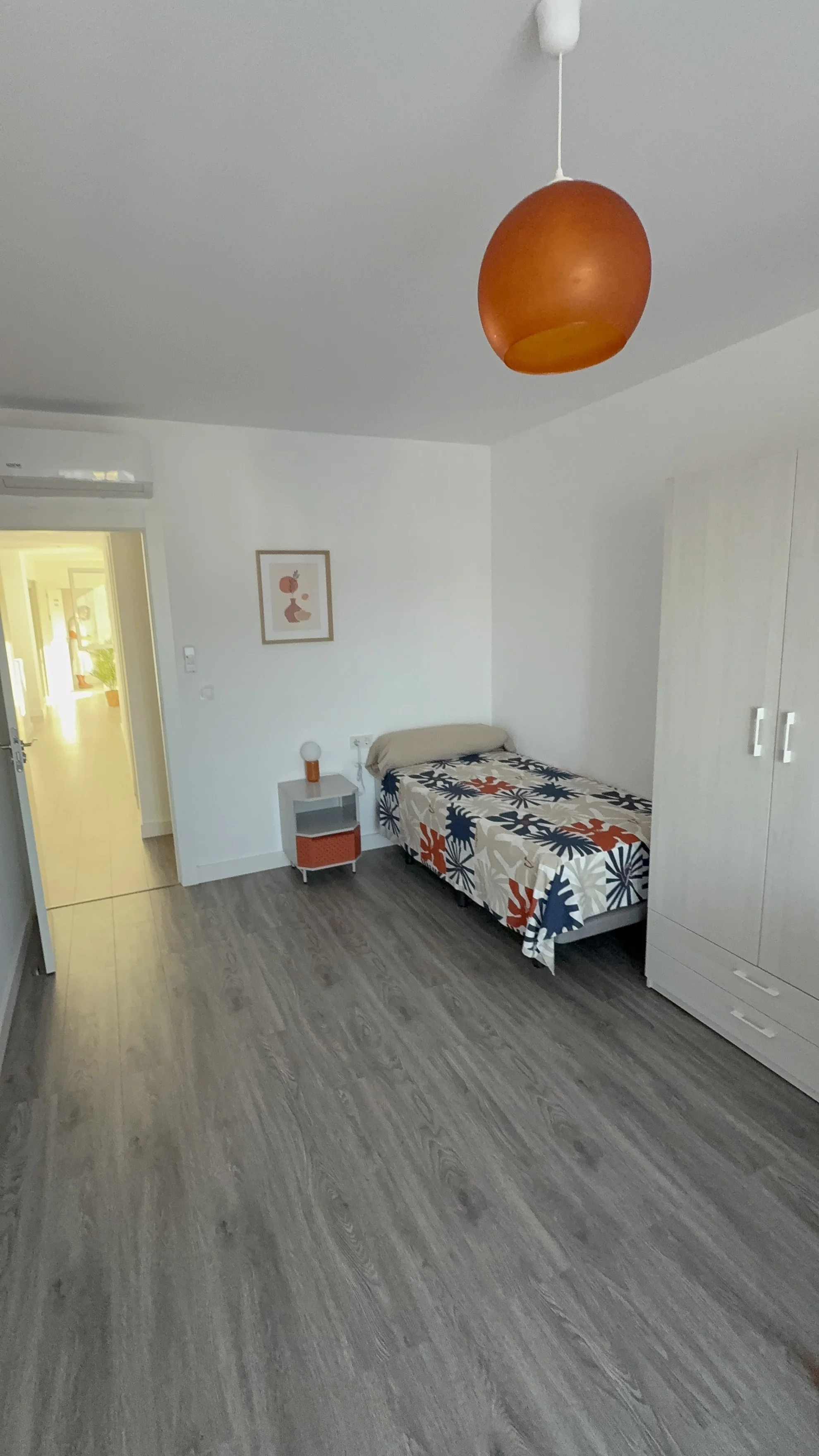 Habitación individual con balcón y baño exterior privado en Cartagena